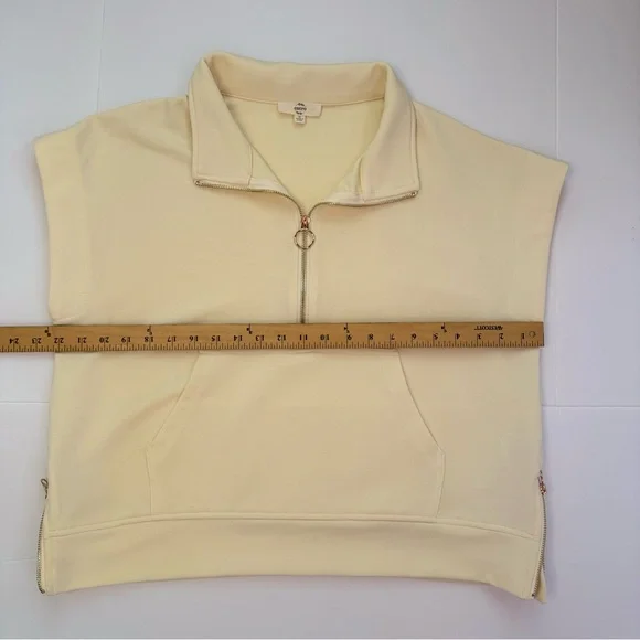 ✨ Entro Cream Short Set (Top + Shorts) - Size Medium 💫 - Picture 10 of 16